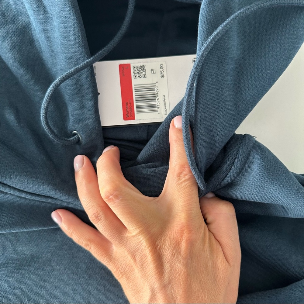 Nike Men's Dark Blue Pullover Hoodie with White Swoosh - Picture 3 of 4